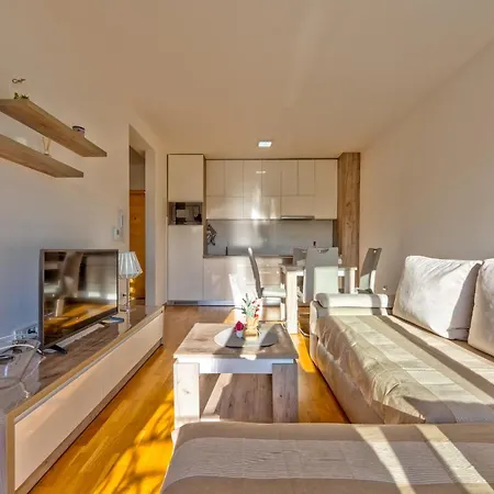 Sale زلاتيبور